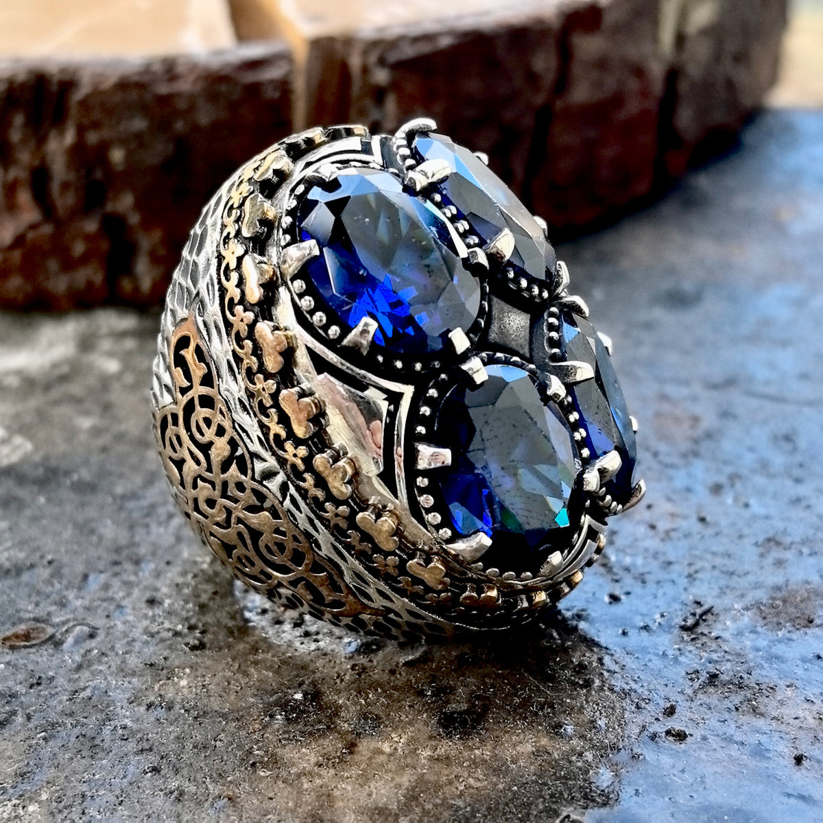 Großer Herrenring aus 925er Sterlingsilber mit Saphir