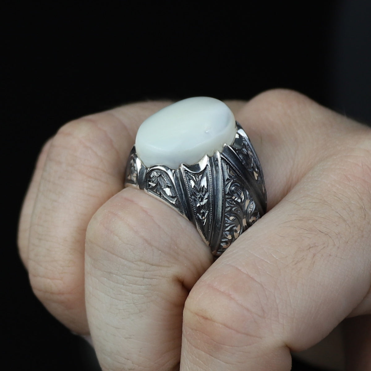 925 Sterling Silver Engraved Mother Of Pearl Gemstone Vintage Ring