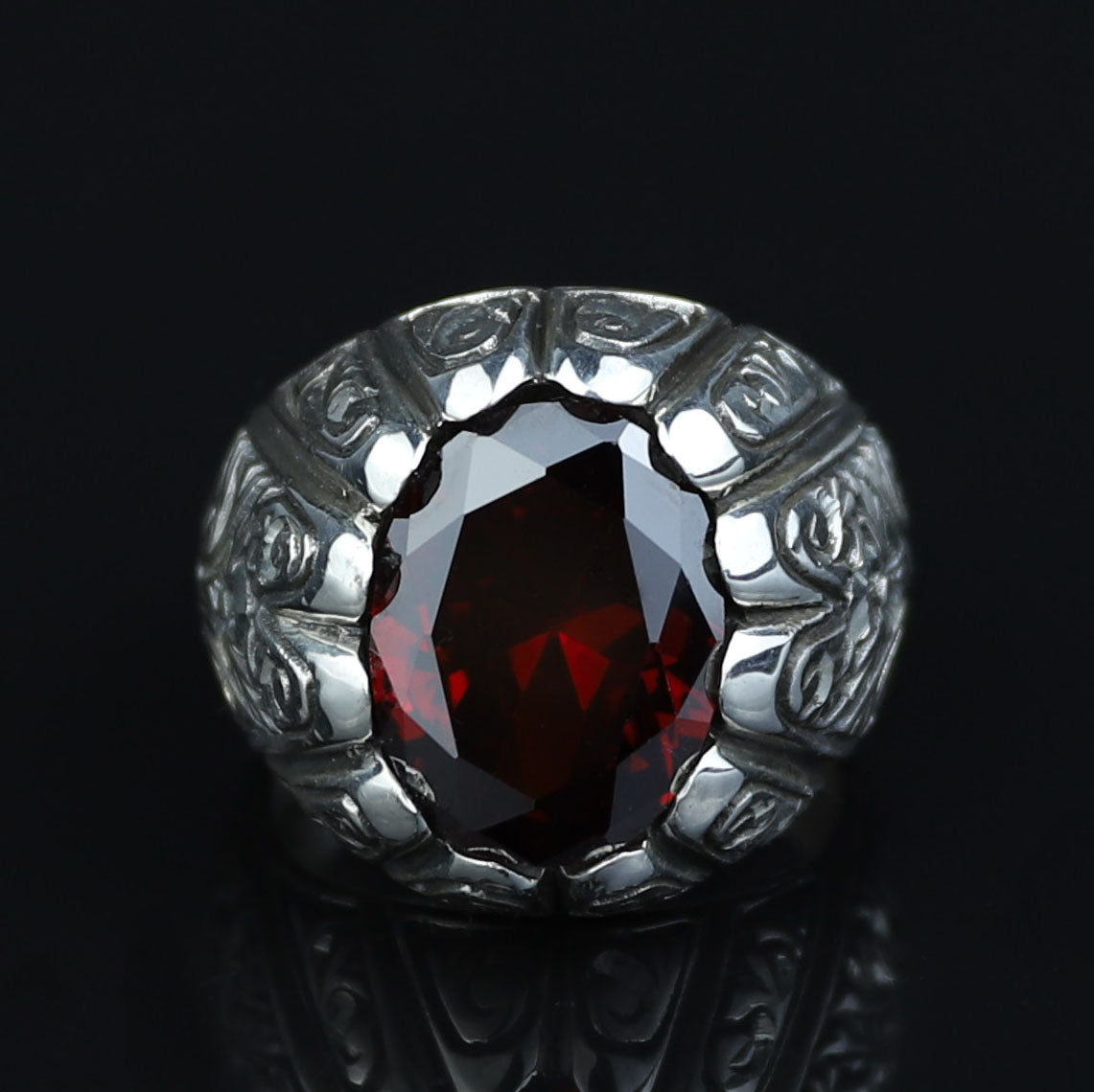 925 Sterling Silver Dark Red Garnet Ring – Vintage Handmade Style