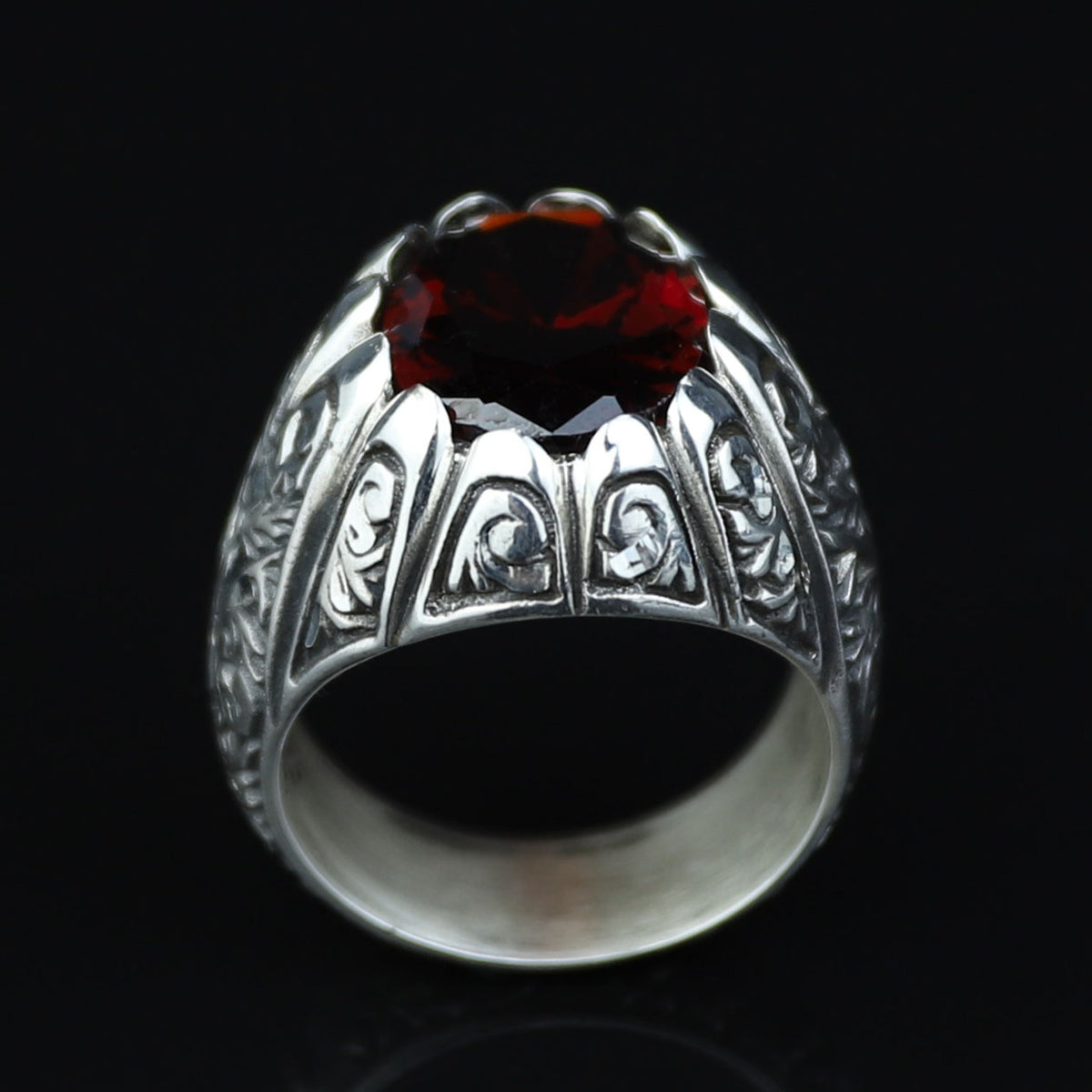 925 Sterling Silver Dark Red Garnet Ring – Vintage Handmade Style