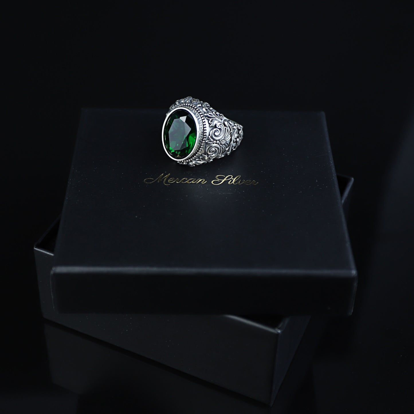 Men Silver Engraved Oval Emerald Gemstone Ring