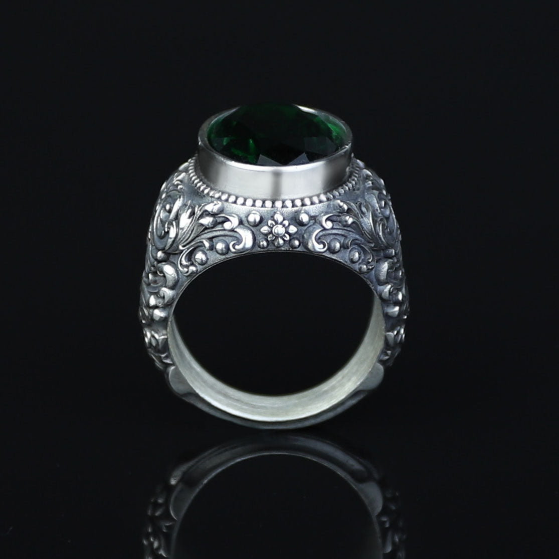 Men Silver Engraved Oval Emerald Gemstone Ring