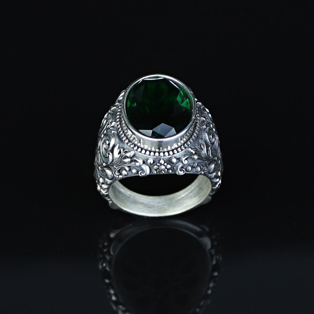 Men Silver Engraved Oval Emerald Gemstone Ring
