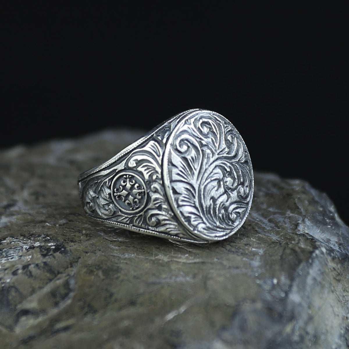 Silver Engraved Gothic Ring, Statement Engraved Signet Ring, Hand Engraved Signet Ring, Unisex Band Ring, 925k Sterling Silver