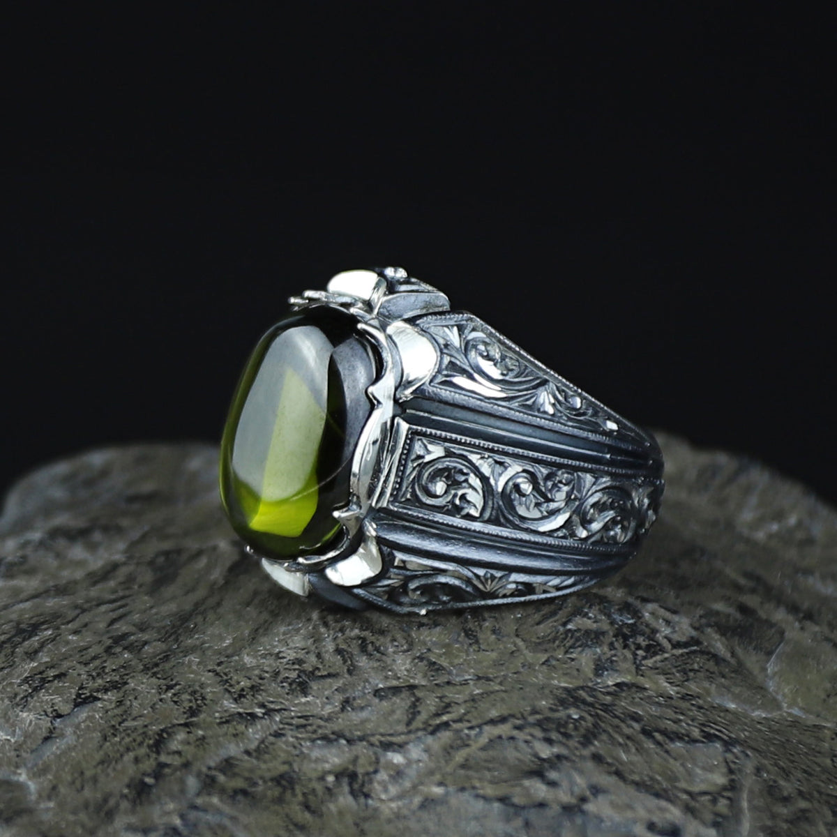 925 Sterling Silver Men Oval Peridot Gemstone Ottoman Style Ring