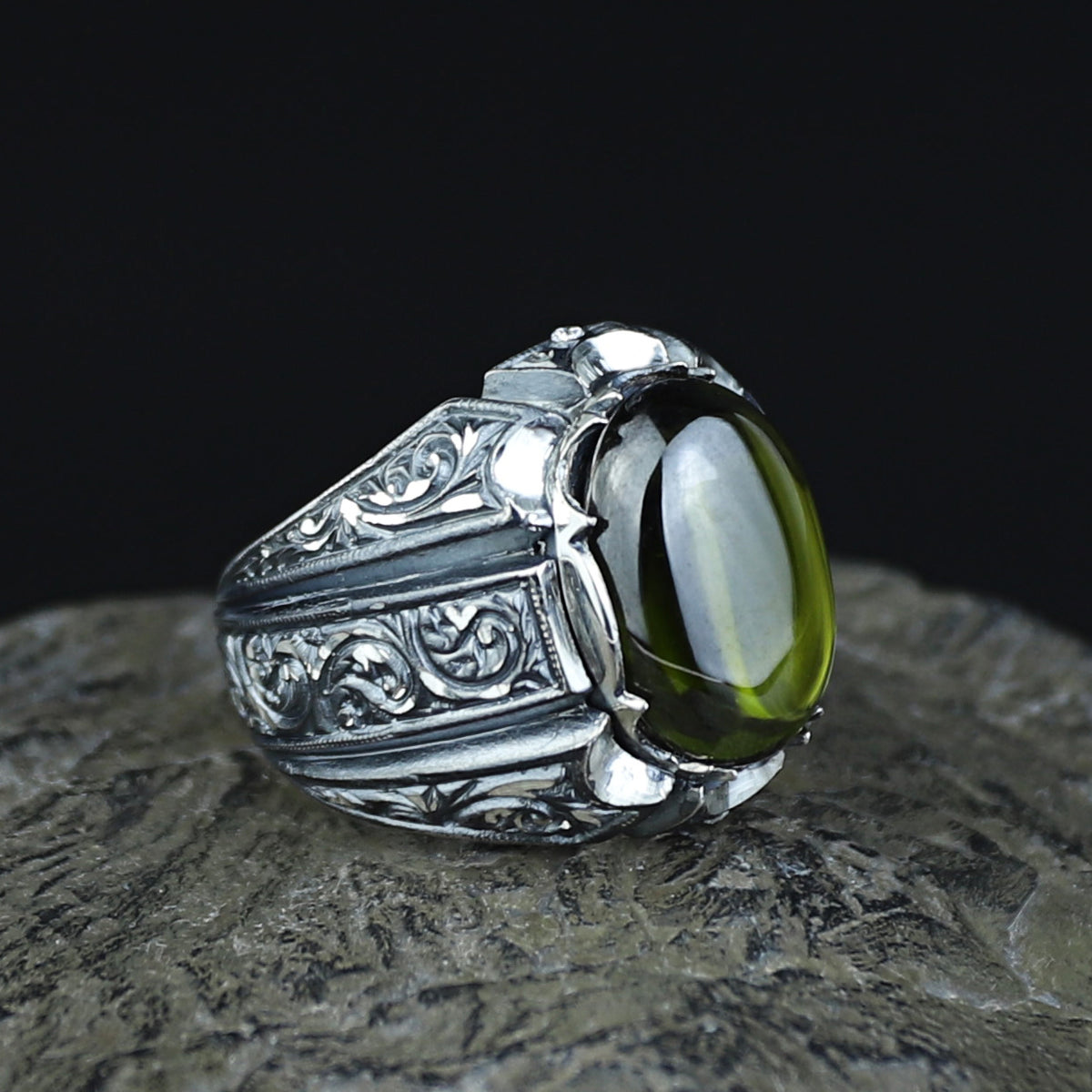 925 Sterling Silver Men Oval Peridot Gemstone Ottoman Style Ring