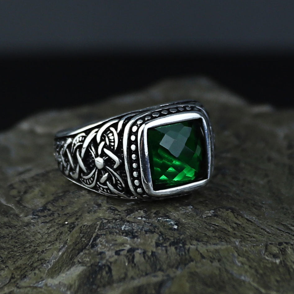 Men Silver Minimal Emerald Gemstone Signet Ring