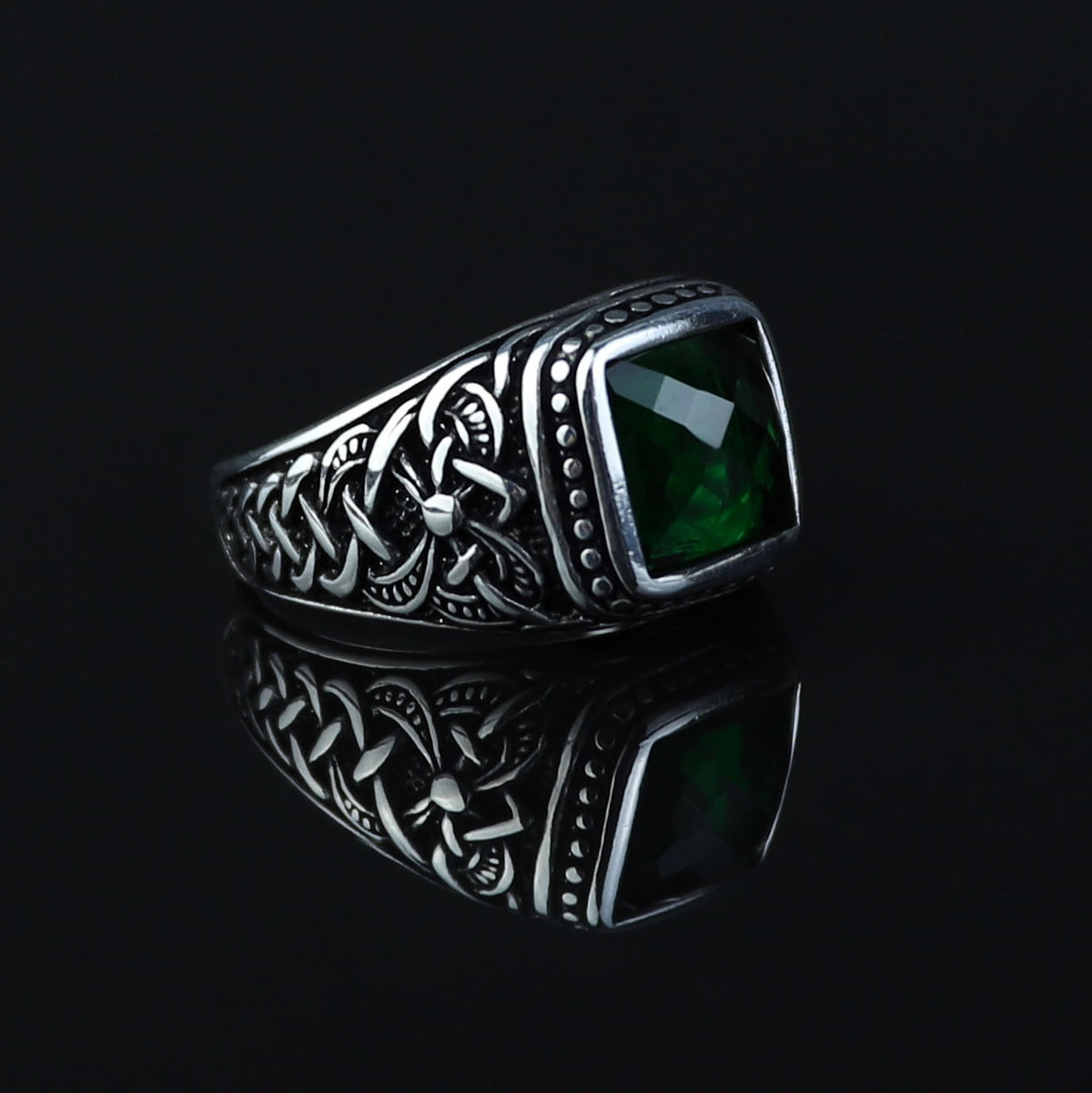Men Silver Minimal Emerald Gemstone Signet Ring