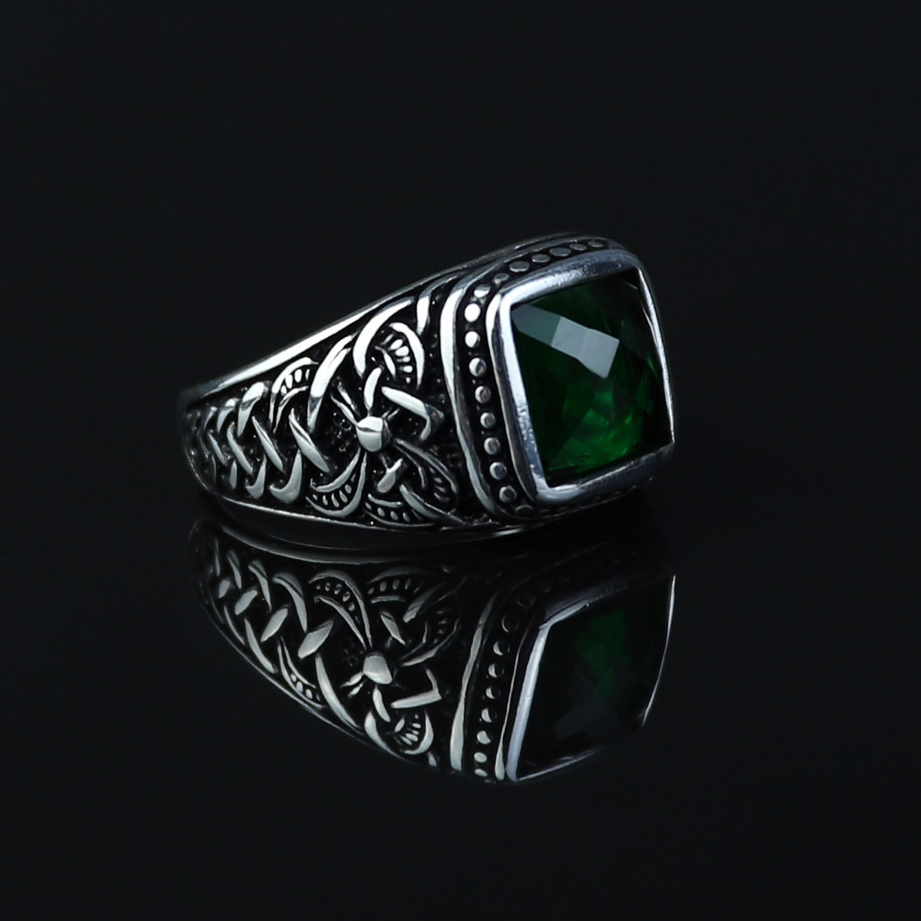 Men Silver Minimal Emerald Gemstone Signet Ring
