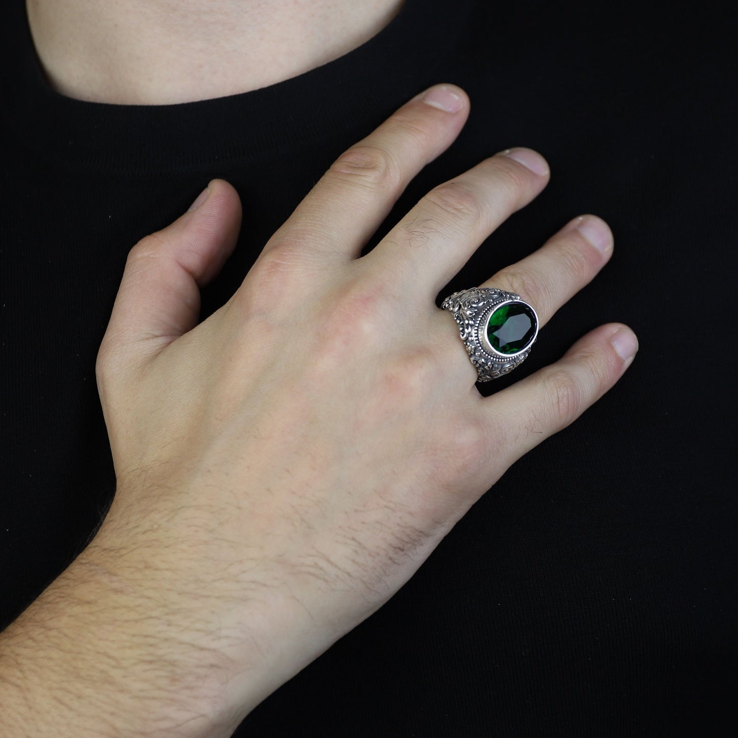 Men Silver Engraved Oval Emerald Gemstone Ring