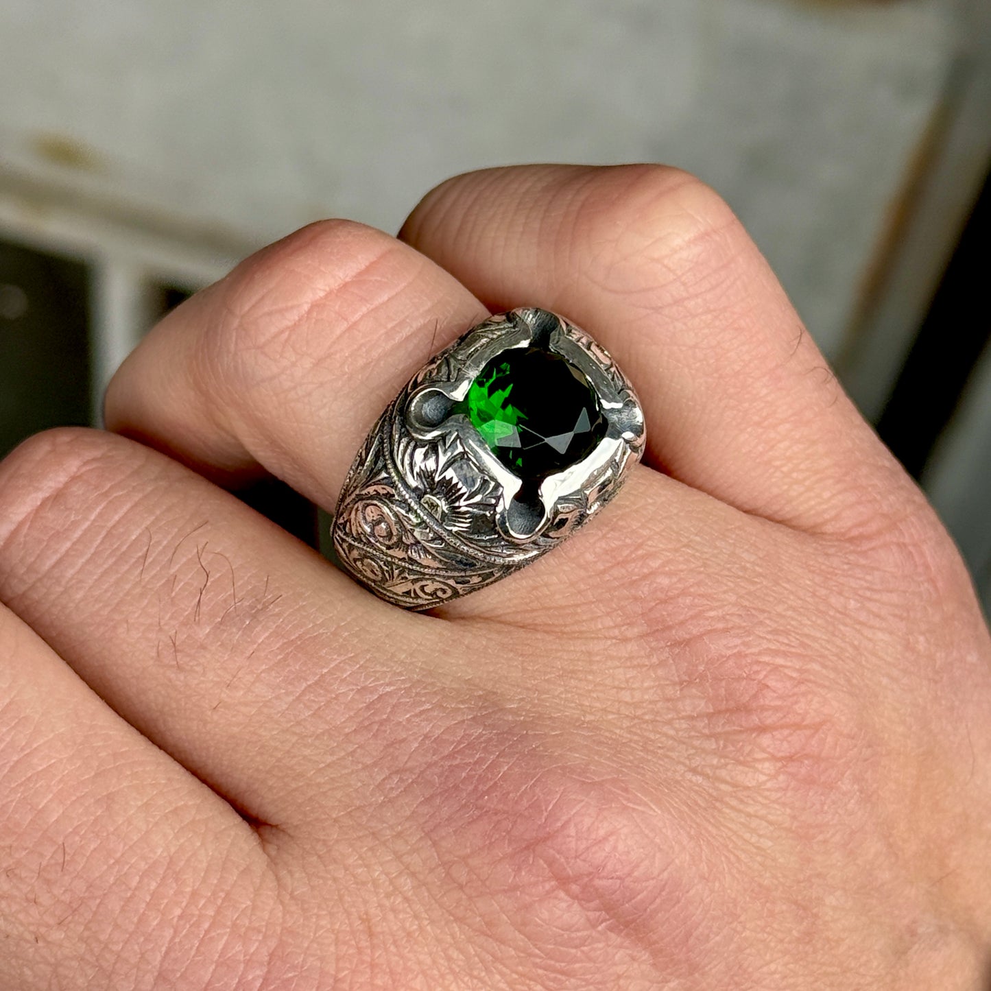 Men Silver Handmade Green Emerald Gemstone Hand-Engraved Ring