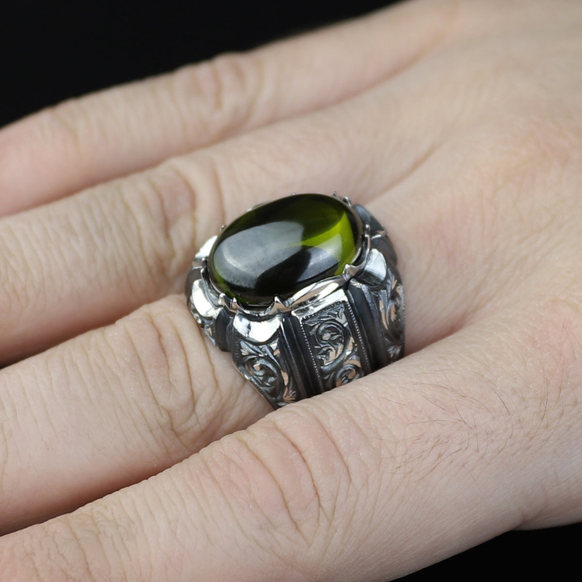 925 Sterling Silver Men Oval Peridot Gemstone Ottoman Style Ring