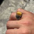 Anillo de plata con piedra preciosa de ojo de tigre minimalista cuadrado para hombre
