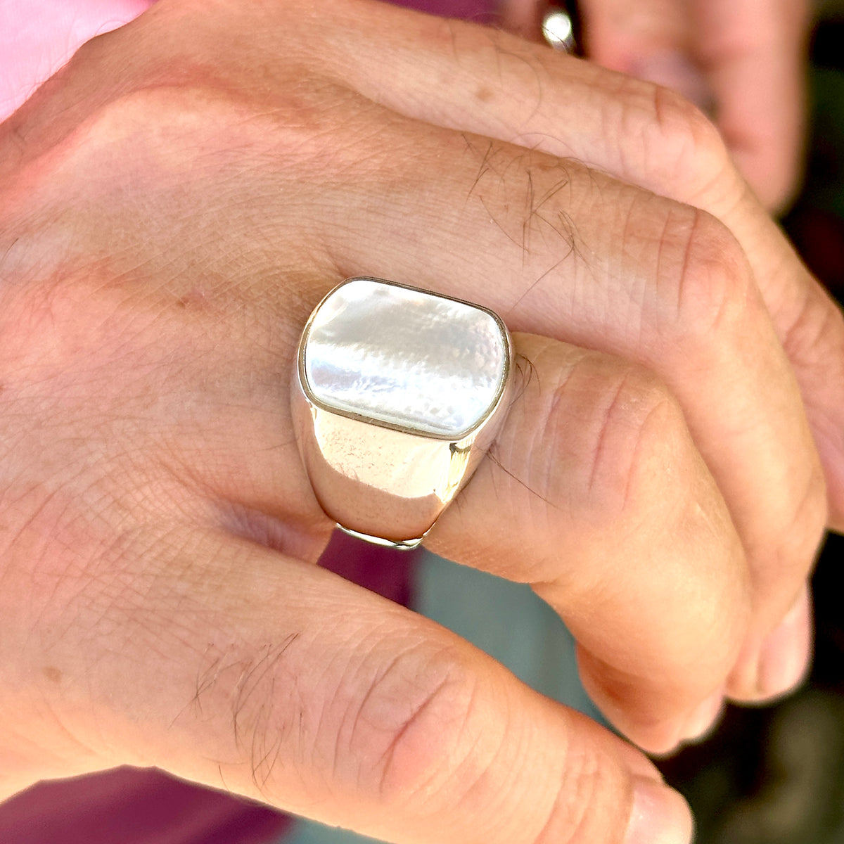 Anillo clásico de plata con piedra preciosa de nácar para hombre