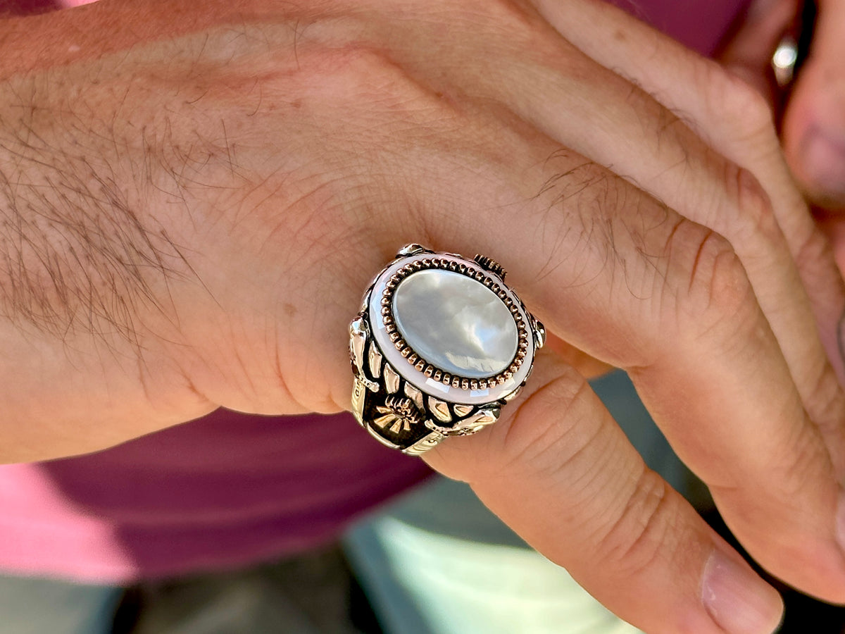 Herrenring aus Silber, handgefertigt, mit Perlmutt-Edelstein