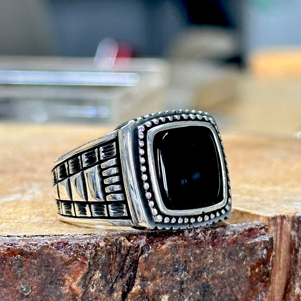 Anillo cuadrado de plata con piedras preciosas de ónix negro para hombre
