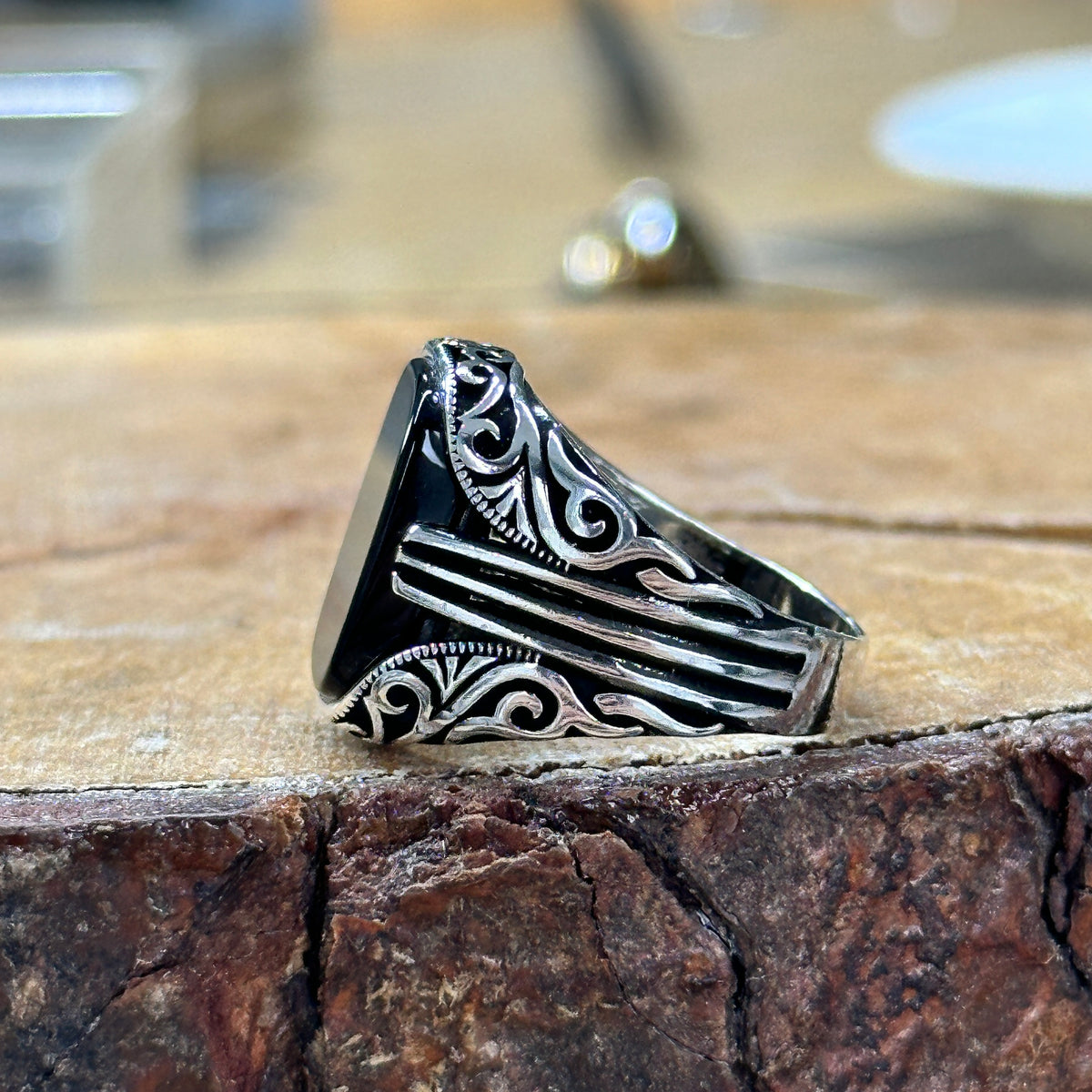 Anillo de hombre con piedra preciosa de ónix y plata cuadrada para hombre