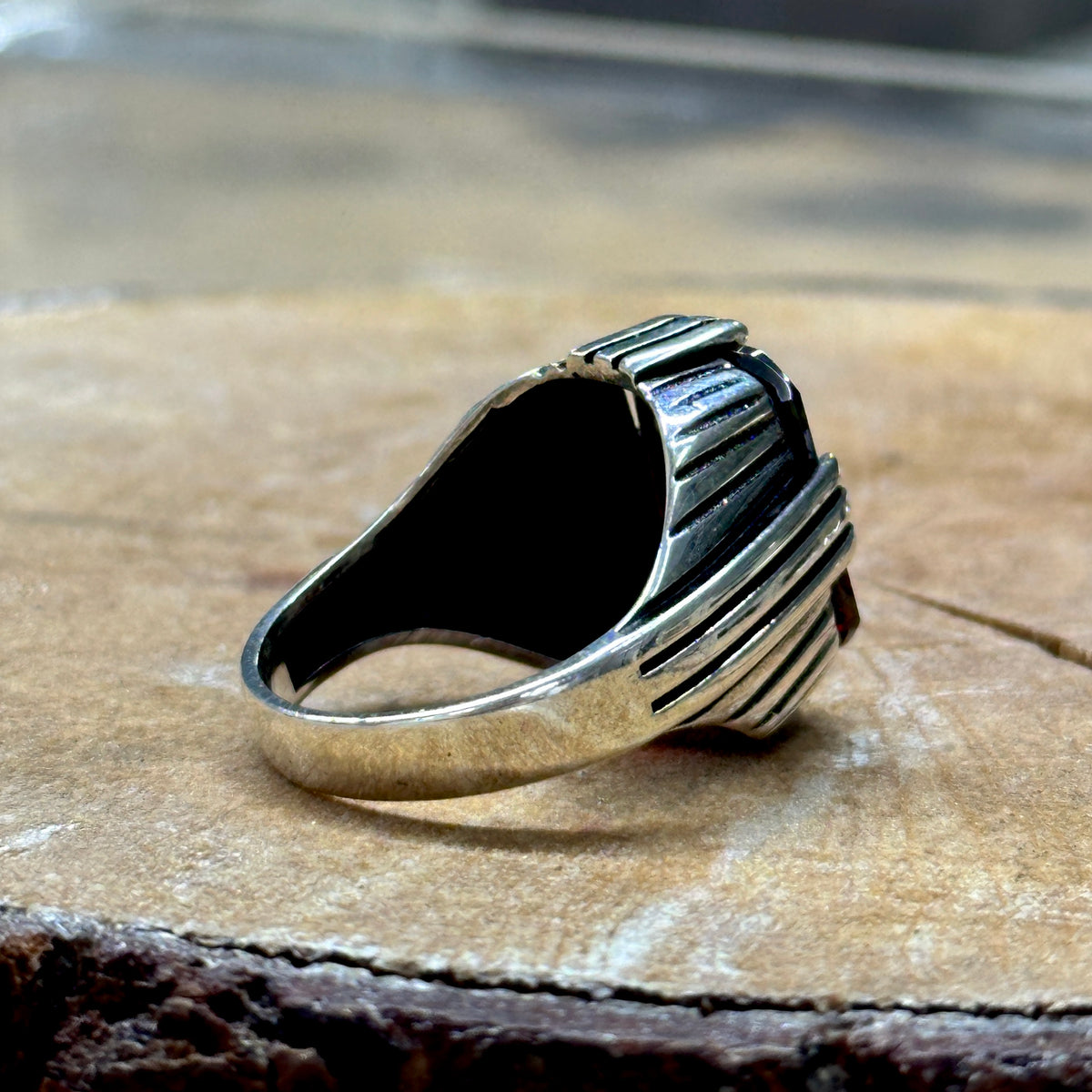 Anillo hecho a mano con piedra granate rubí para hombre