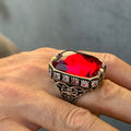 Anillo grande de plata con rubí hecho a mano para hombre