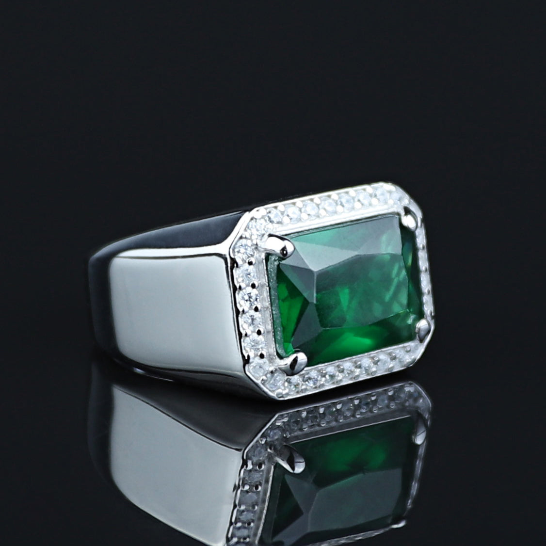 Men Solid Silver Green Emerald Gemstone Iced Out Rİng