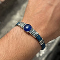 Herrenarmband aus Silber, Saphir und blauem Leder