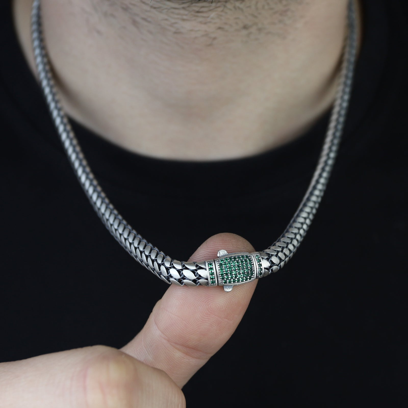 Men Handmade Popcorn Snake Emerald Gemstone Chain Necklace