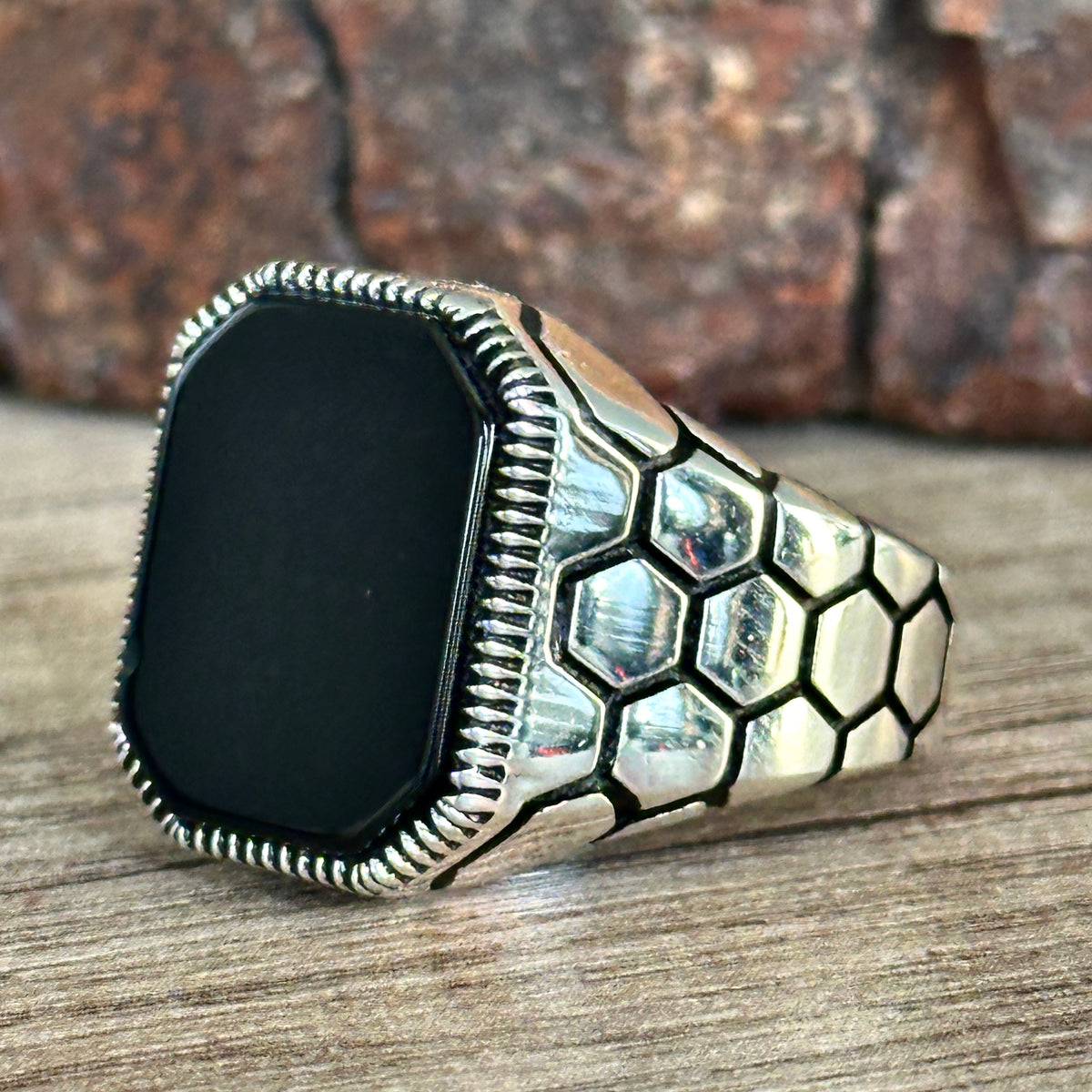 Anillo de hombre de plata hecho a mano con ónix cuadrado