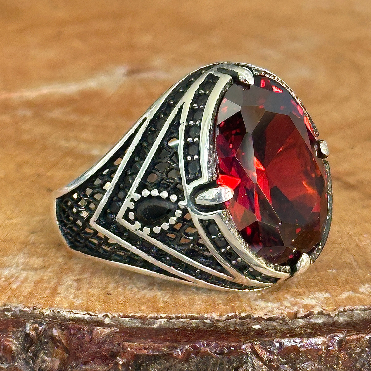 Anillo Hombre Plata Ovalado Piedra Granate Rojo