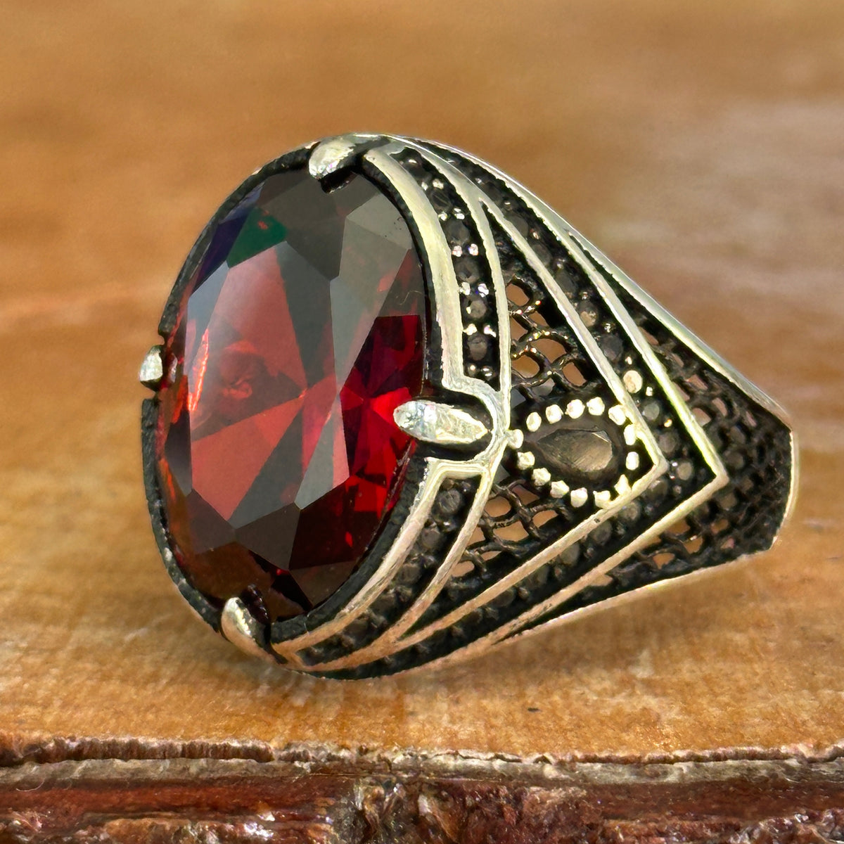 Anillo Hombre Plata Ovalado Piedra Granate Rojo