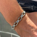 Pulsera de cadena con piedras preciosas de zafiro grabadas en plata