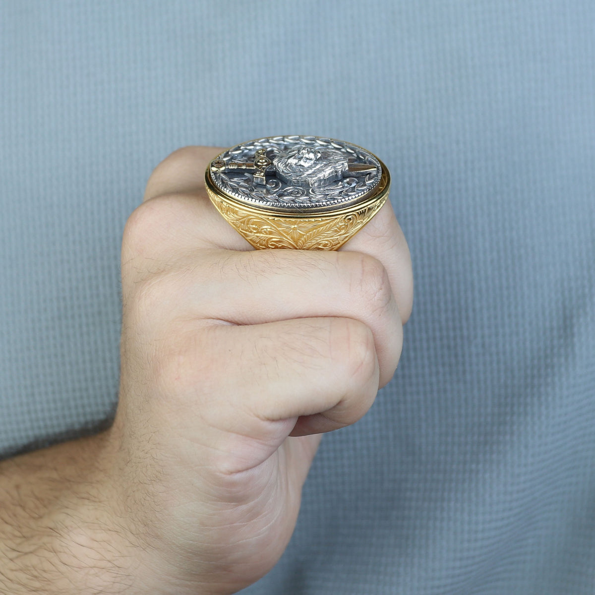 Men Leon Head Sword Figured Ring, 18K Gold Engraved Leon Figured Ring, Handmade Warrior Large Ring, Hand-Engraved Ring, 925 Silver