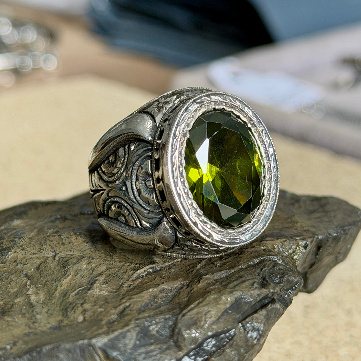 925 Solid Silver Peridot Gemstone Ottoman Style Engraved Ring