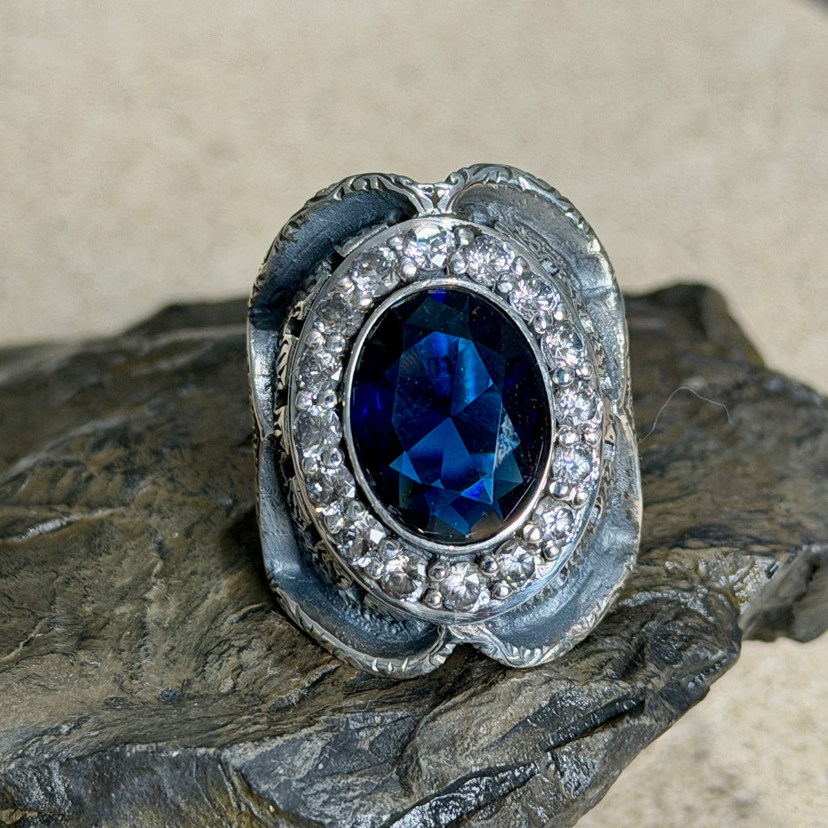 925 Sterling Silver Sapphire And Moissanite Gemstone Engraved Ring