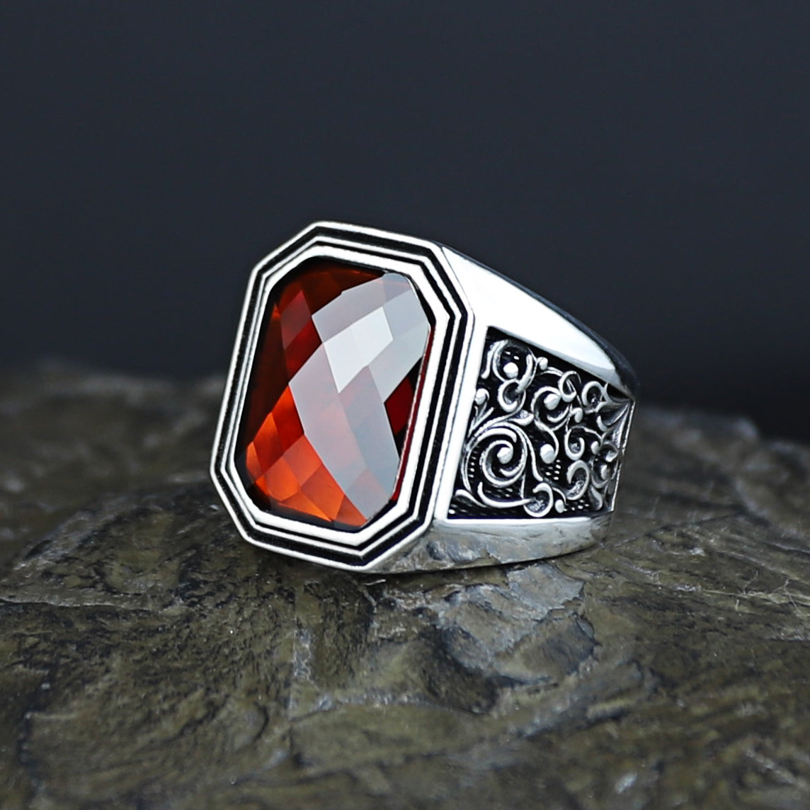 925 Men Silver Engraved Red Garnet Gemstone Ring