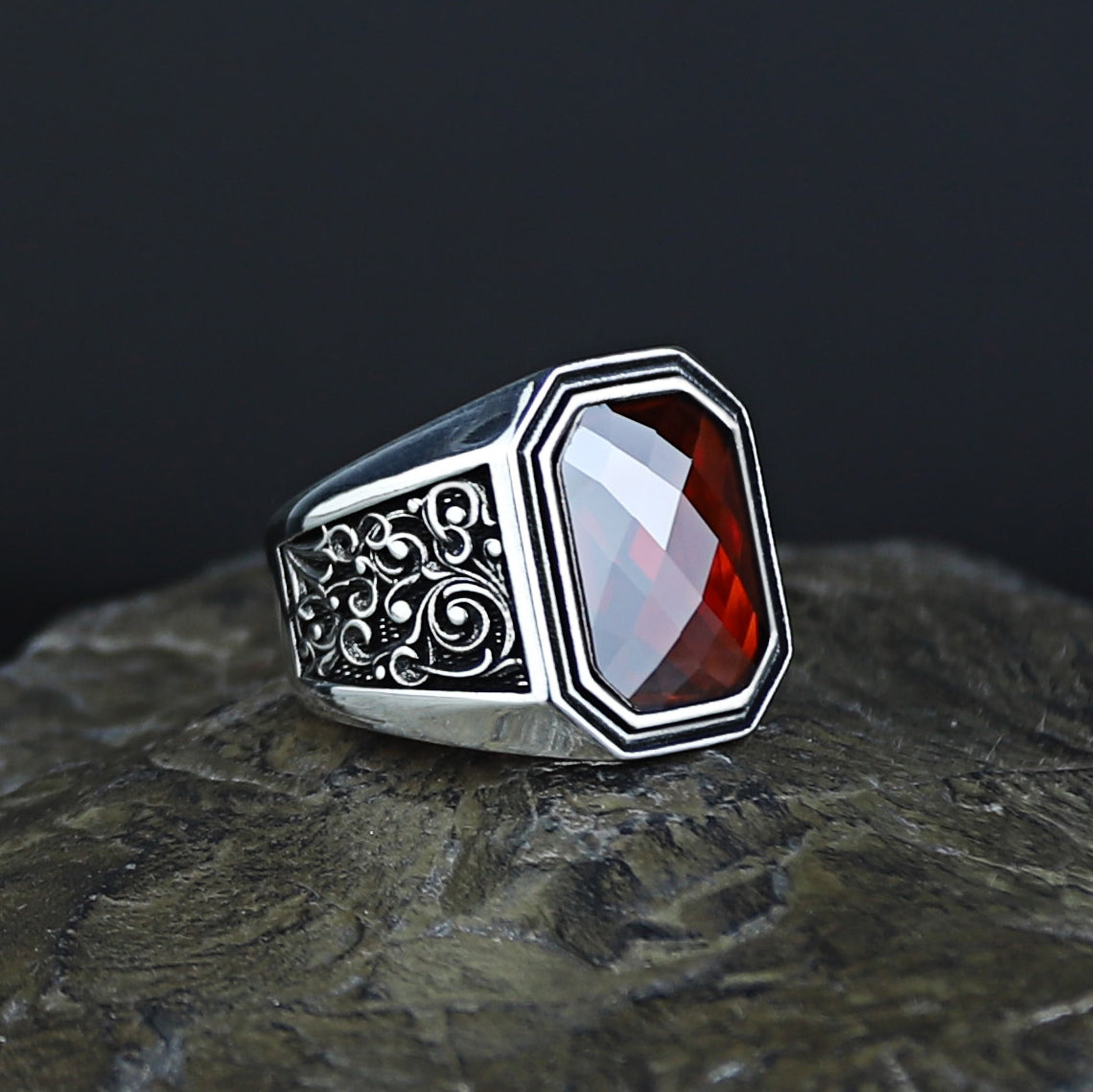 925 Men Silver Engraved Red Garnet Gemstone Ring