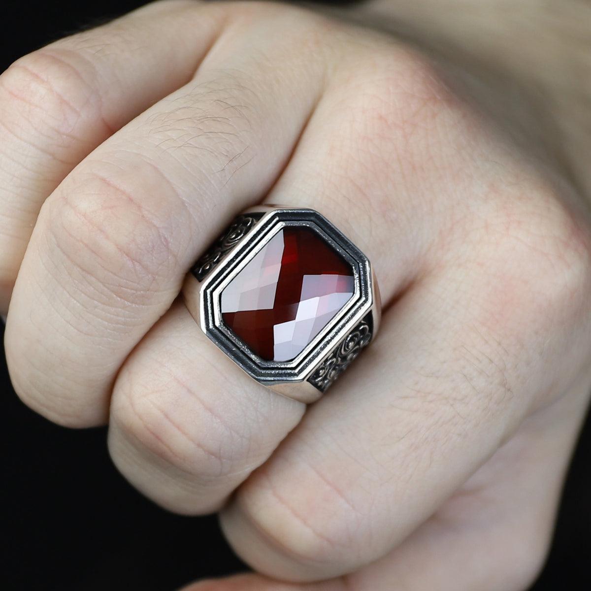 925 Men Silver Engraved Red Garnet Gemstone Ring