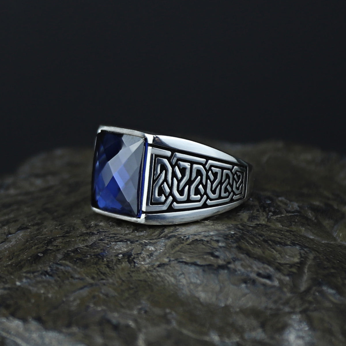 Men Handmade Blue Zircon Sapphire Gemstone Ring