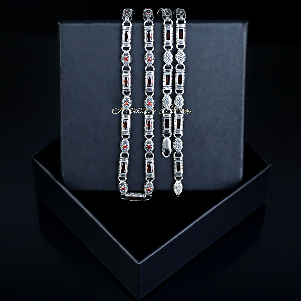 Collar de cadena de eslabones con piedras preciosas de rubí vintage, grabado a mano en plata