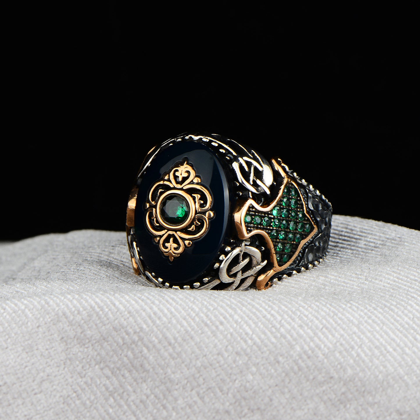 Silberner Ring im osmanischen Stil mit grünem Achat