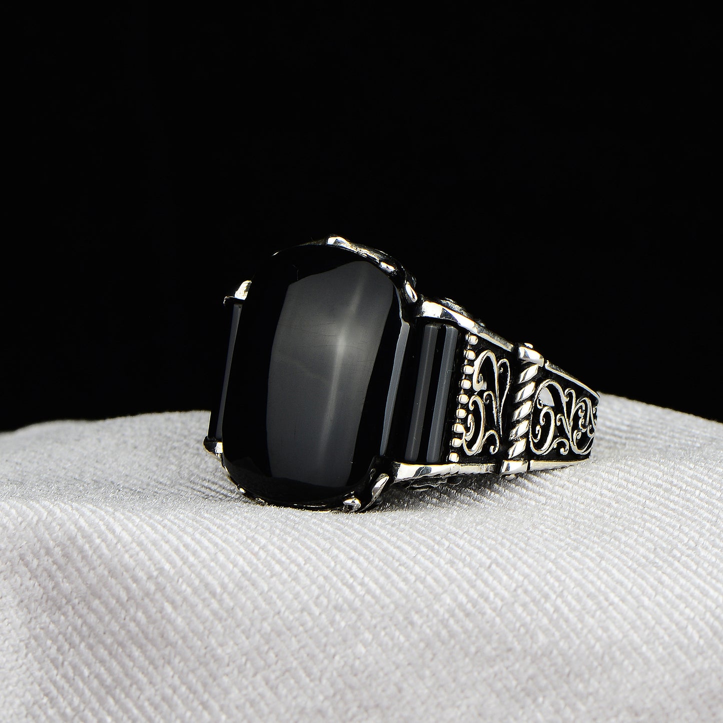 Silberner handgefertigter schwarzer Onyx-Steinring