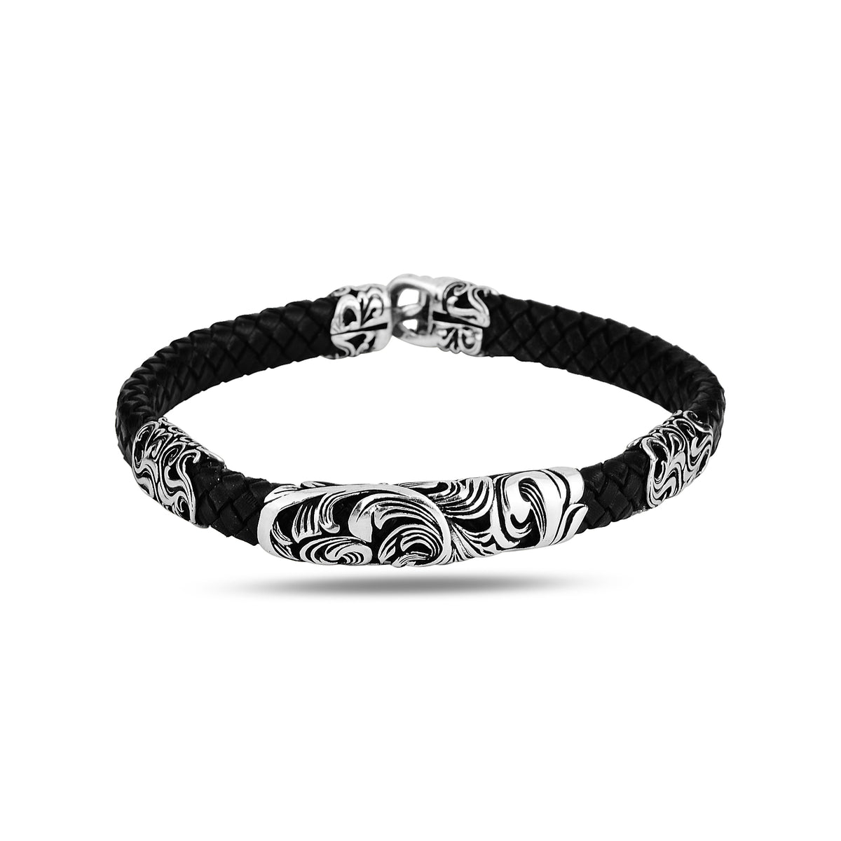 Pulsera de cuero negro hecha a mano en plata