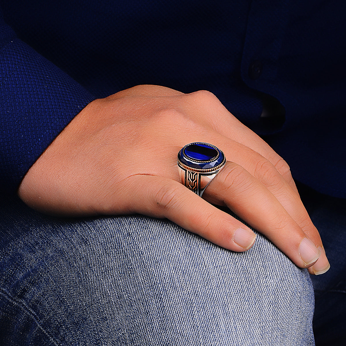 Silberner handgefertigter ovaler blauer Tigerauge-Ring