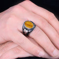 Anillo de hombre modelo toro con piedra de ojo de tigre plateado