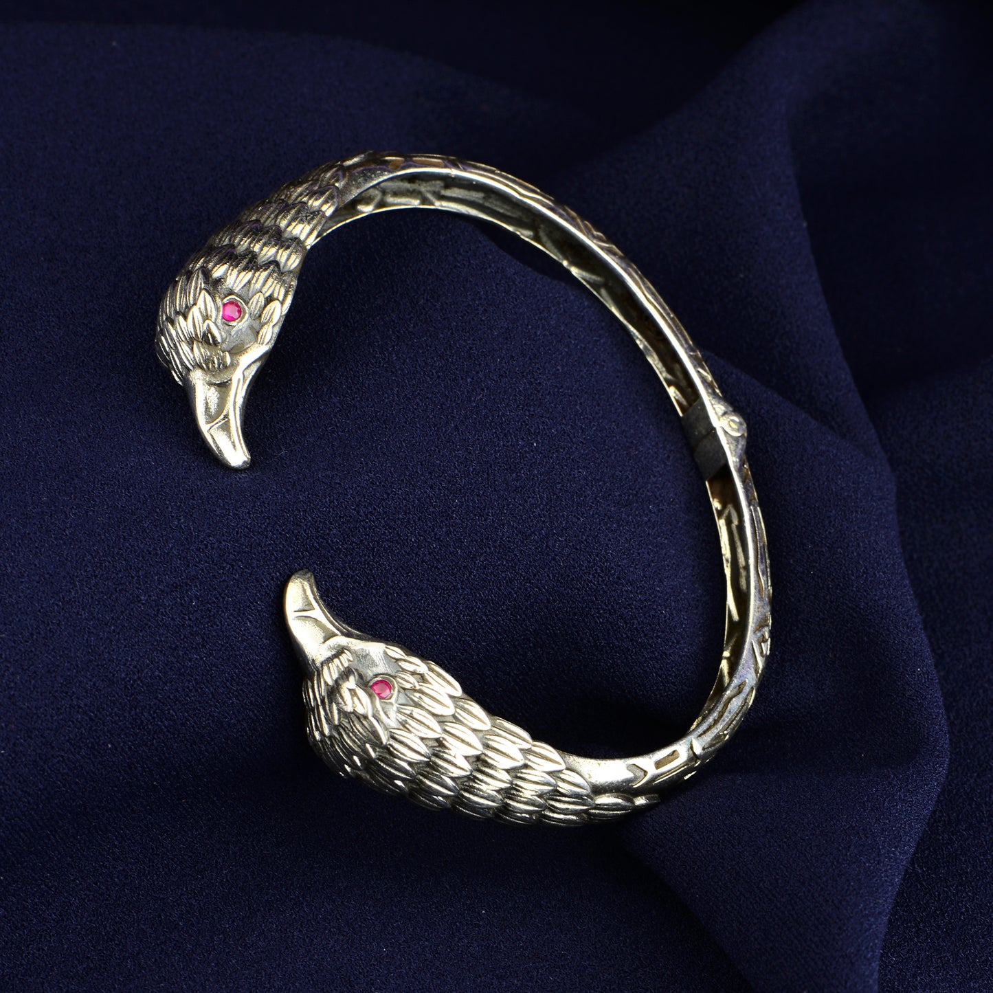 Silbernes handgefertigtes Adlerkopf-Armband