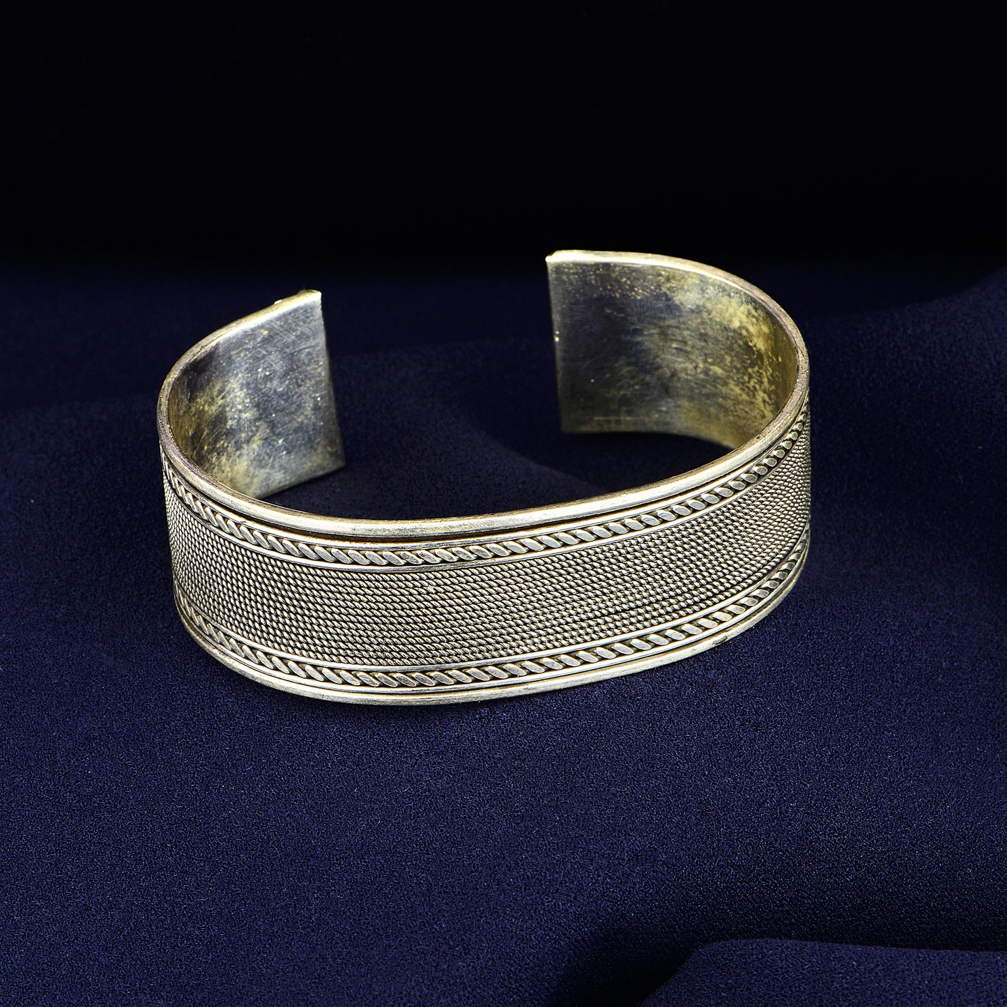 Handgefertigtes 20-mm-Band-Manschettenarmband aus Silber