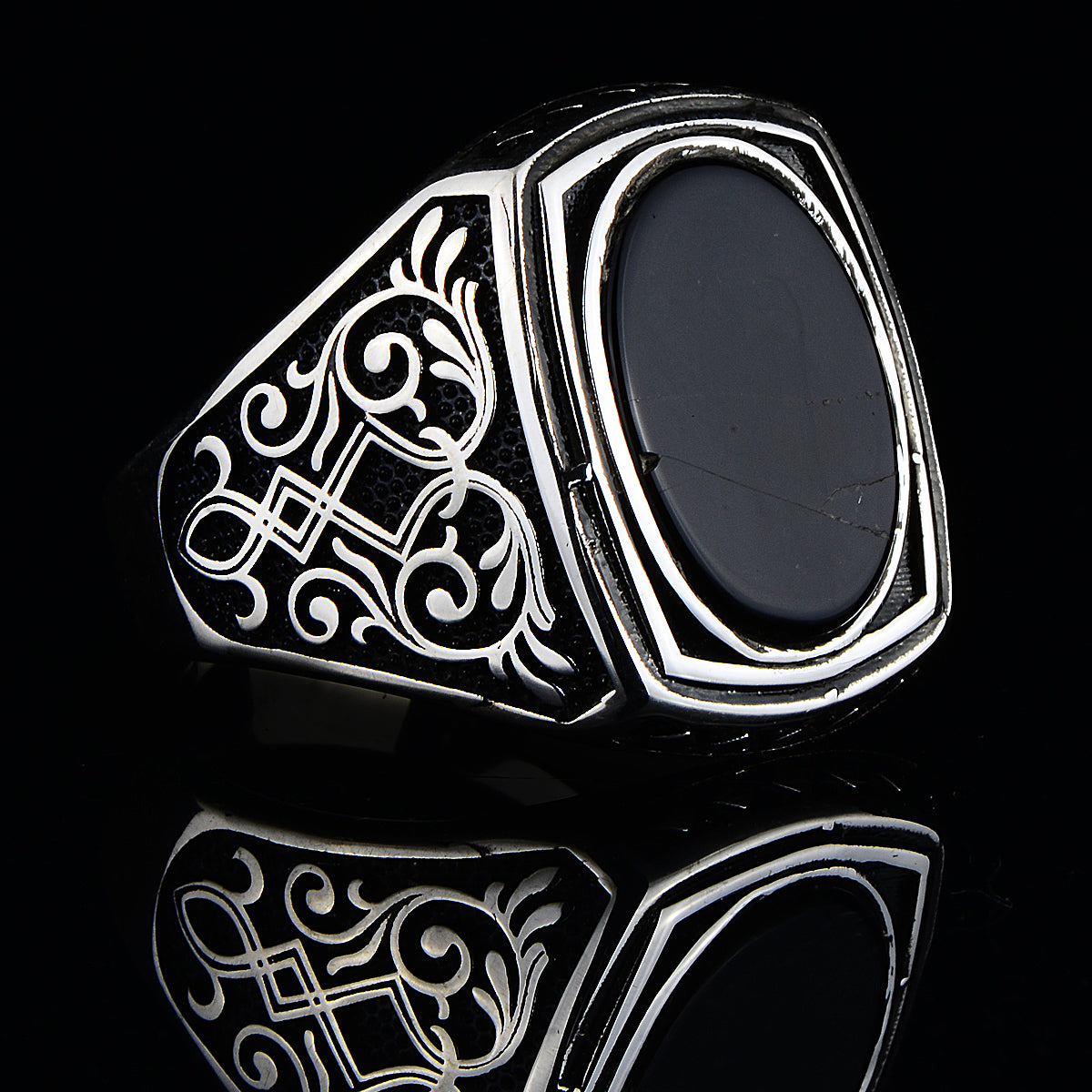 Silberner handgefertigter Onyx-Ring im osmanischen Stil
