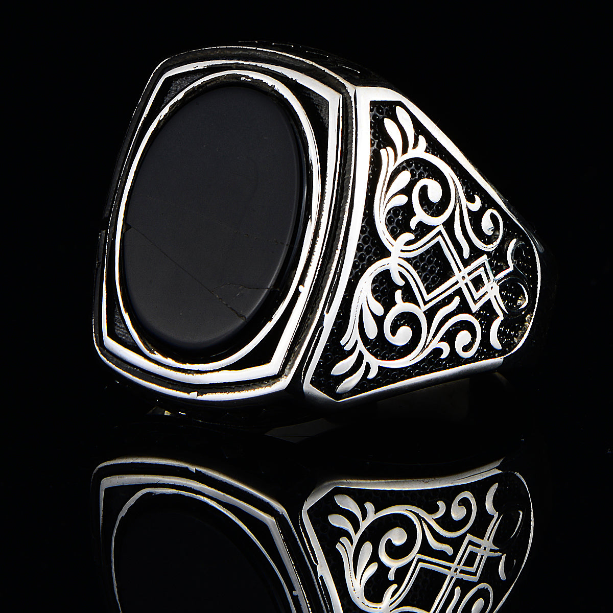 Anillo de ónix estilo otomano hecho a mano en plata