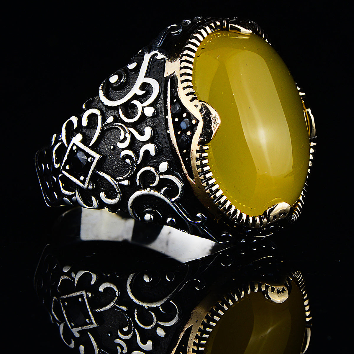 Silberner handgefertigter Ring aus gelbem Achatstein