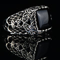 Anillo de hombre con piedra de ónix cuadrada