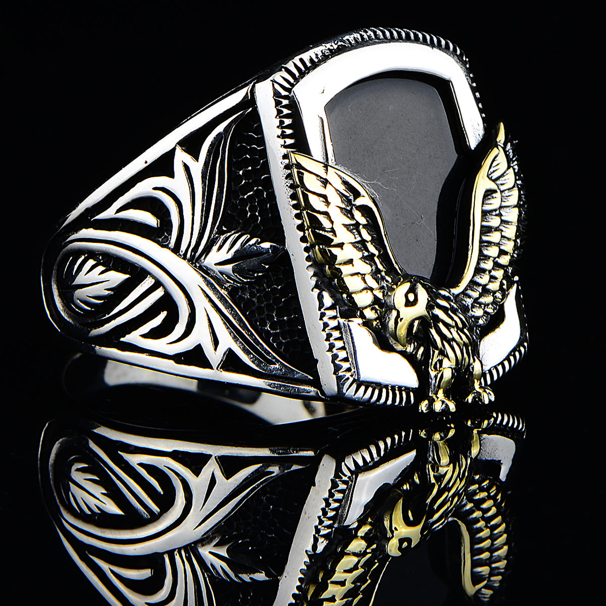 Silver Eagle Model Onyx Gemstone Ring